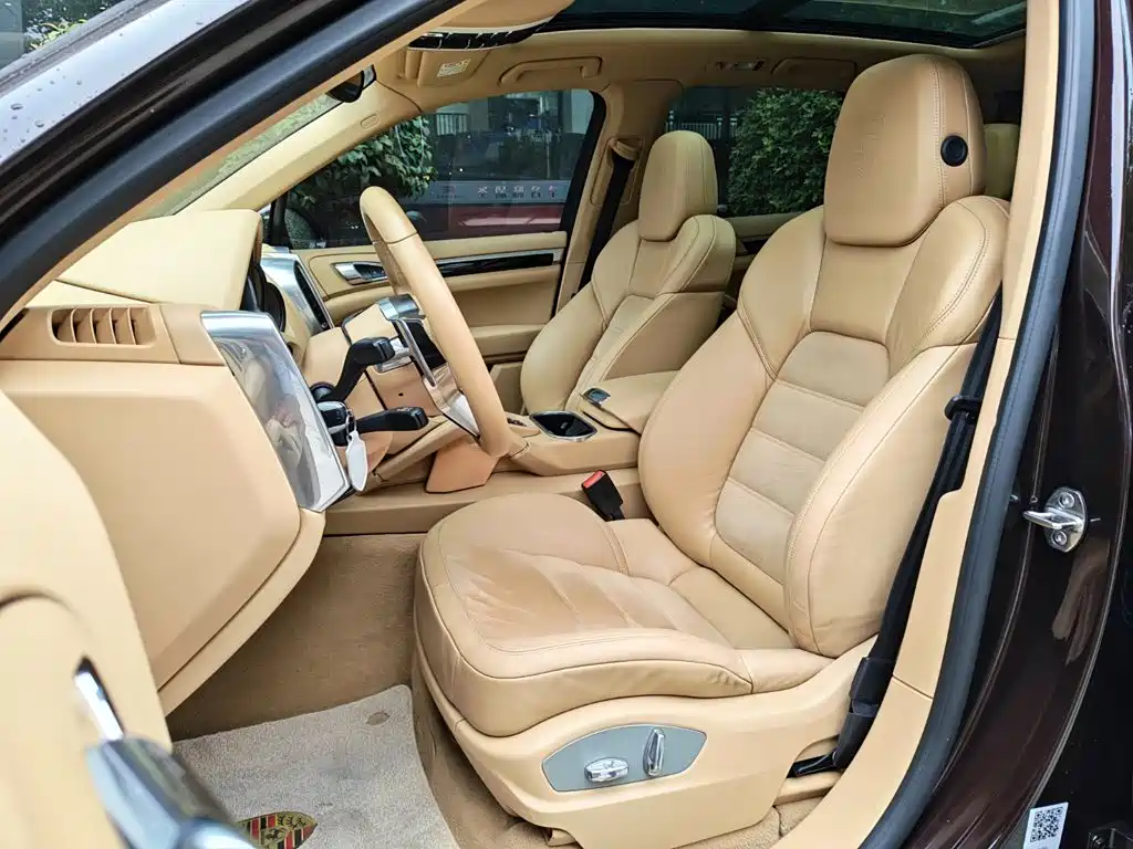 Porsche Cayenne — миниатюра 5