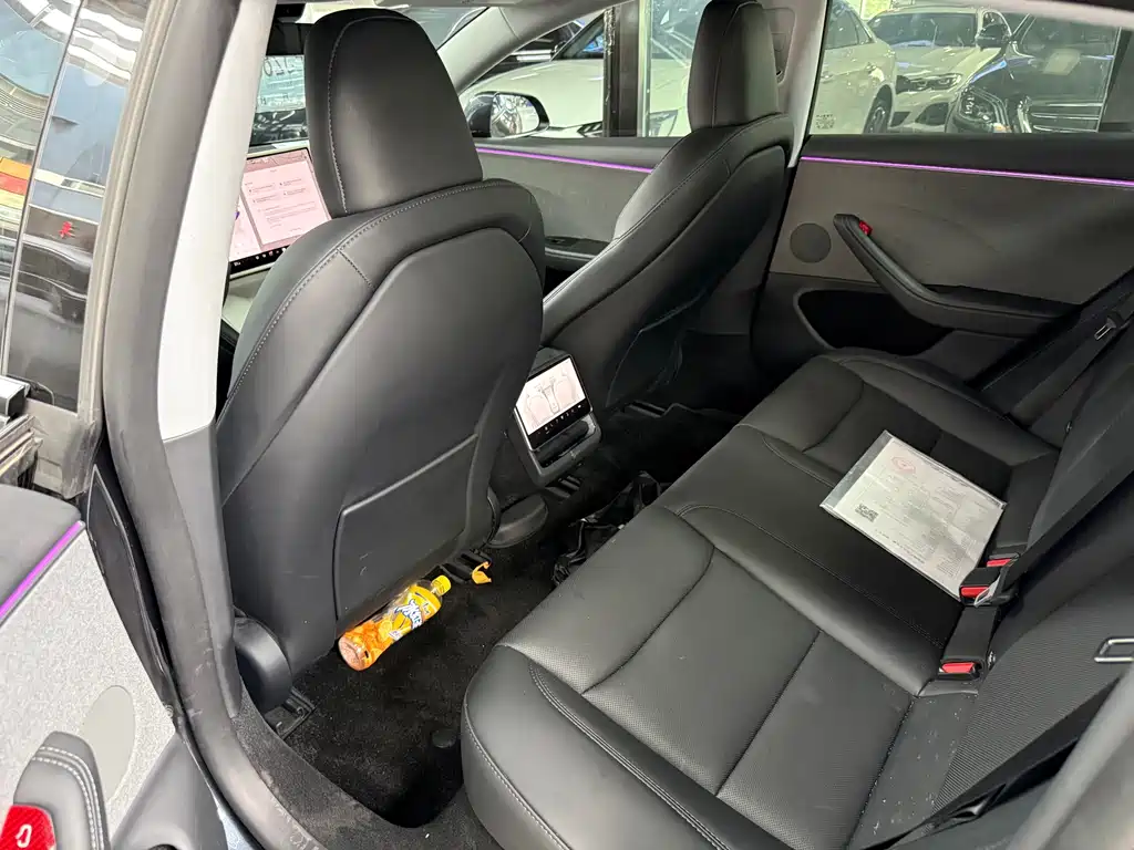 Tesla Model 3 — миниатюра 9
