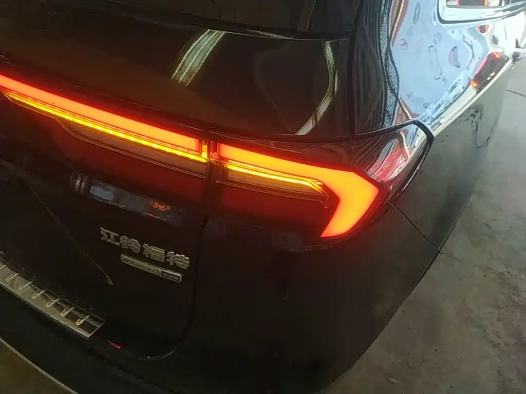 Ford Equator — миниатюра 8
