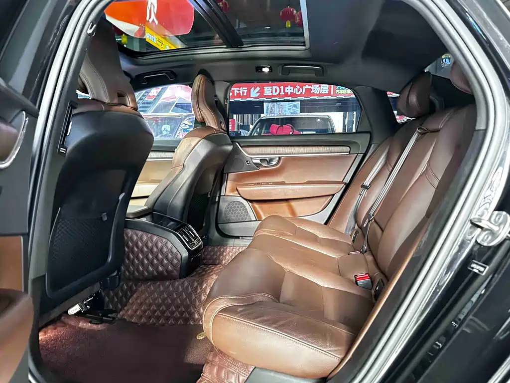 Volvo S90 2023 B5 Luxury