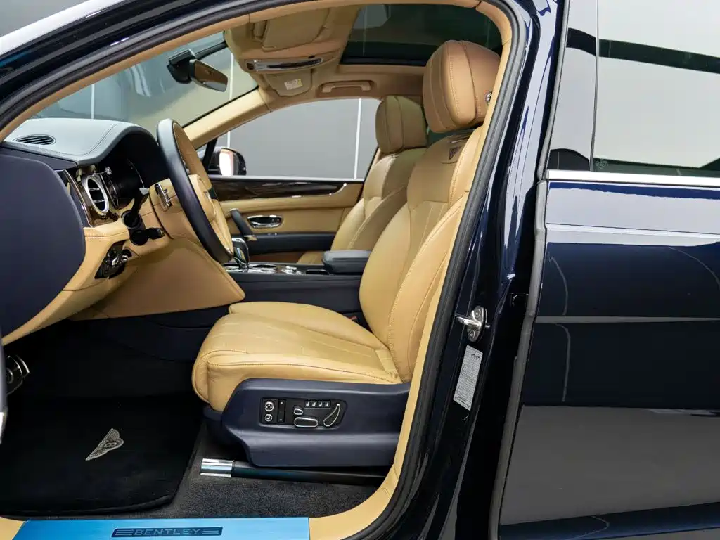 Bentley Bentayga — миниатюра 8