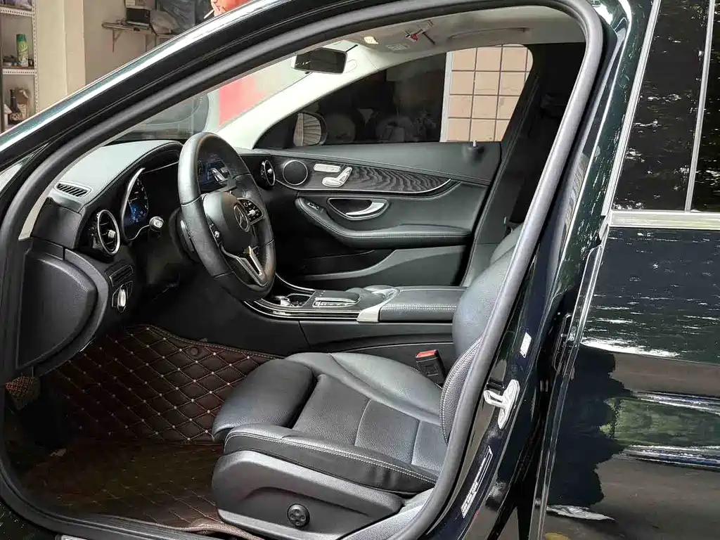 Mercedes-Benz C-Class — миниатюра 3