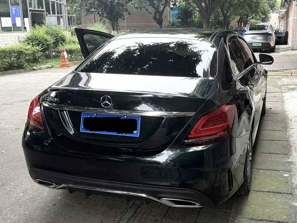 Mercedes-Benz C-Class — миниатюра 6