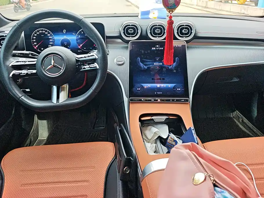 Mercedes-Benz C-Class — миниатюра 12
