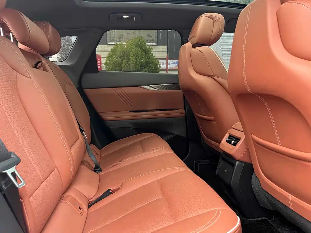 Cadillac IQ — миниатюра 13