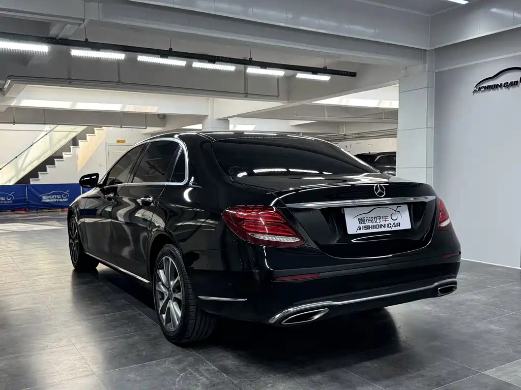 Mercedes-Benz E-Class — миниатюра 5