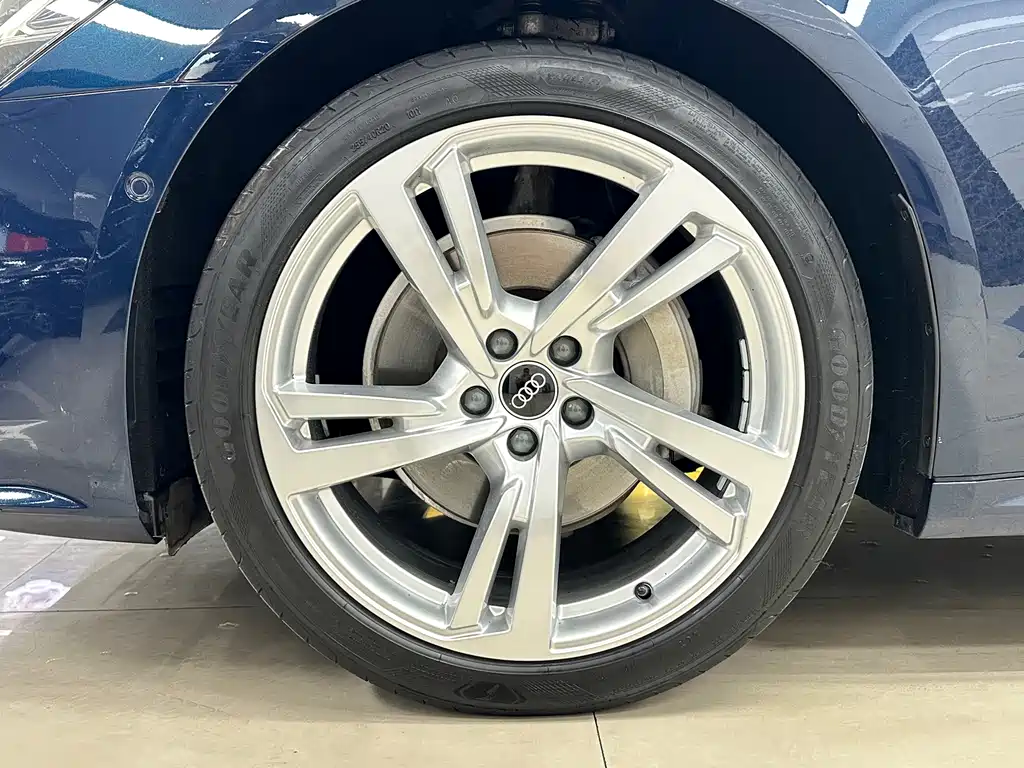 Audi A7L — миниатюра 22