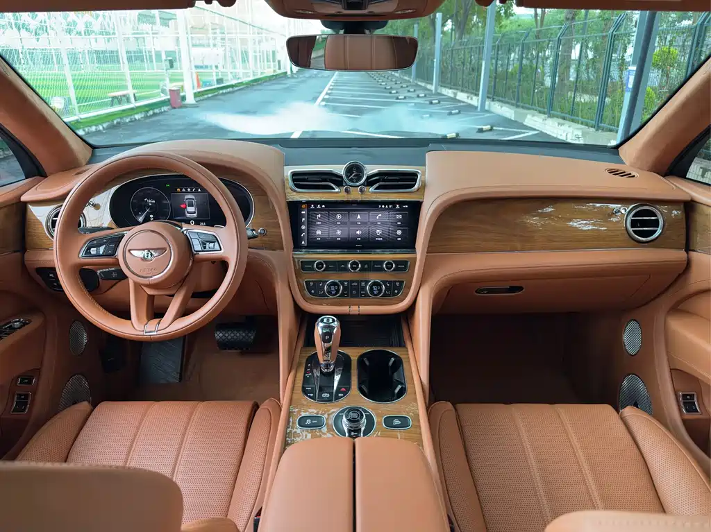 Bentley Bentayga — миниатюра 19