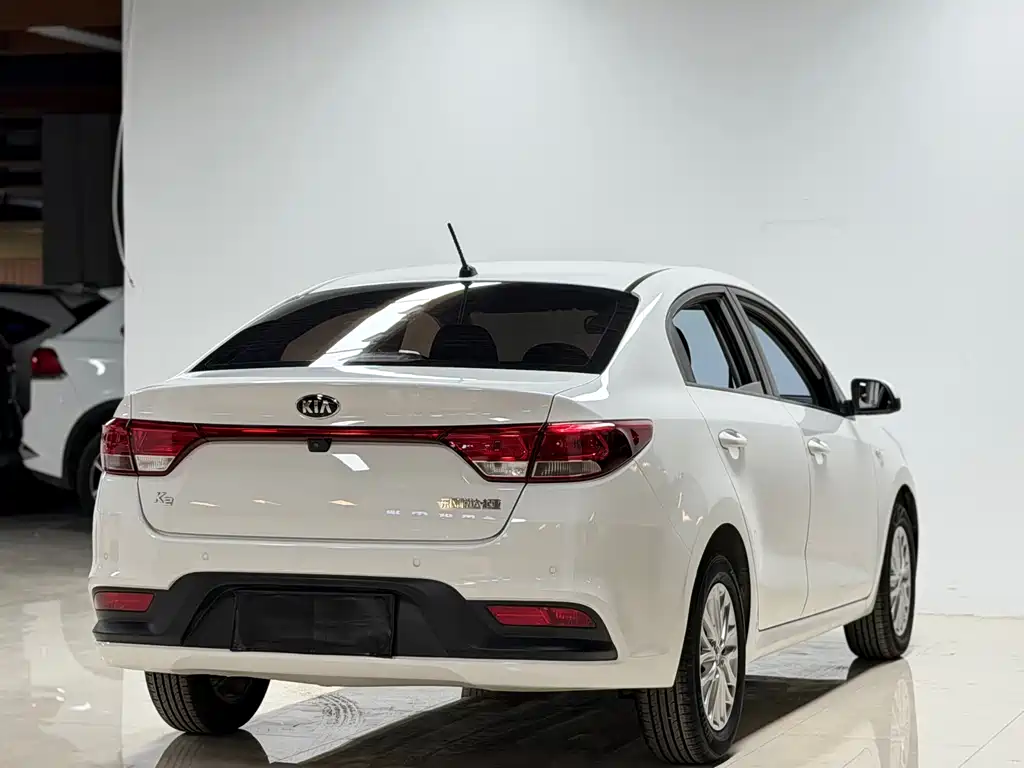 Kia K2 — миниатюра 5