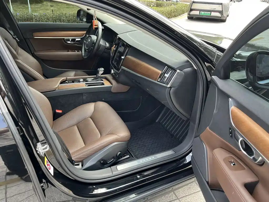 Volvo S90 — миниатюра 10