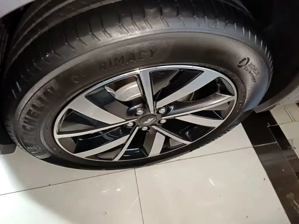 Li Auto Li L8 — миниатюра 23