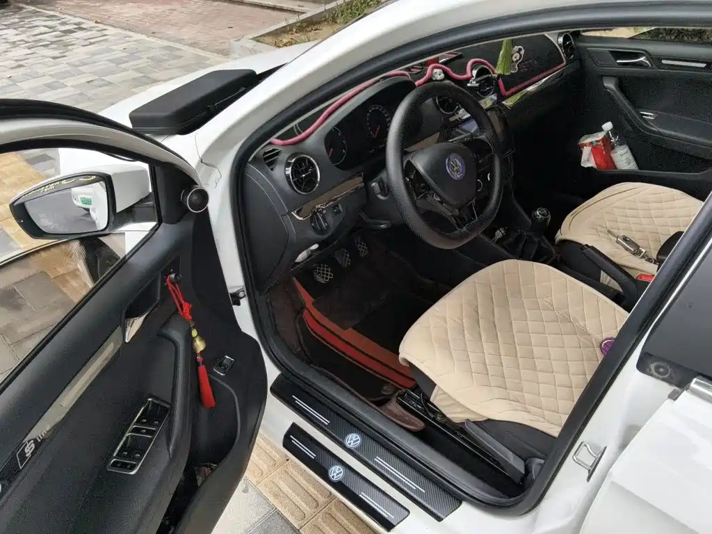 Volkswagen Jetta — миниатюра 17