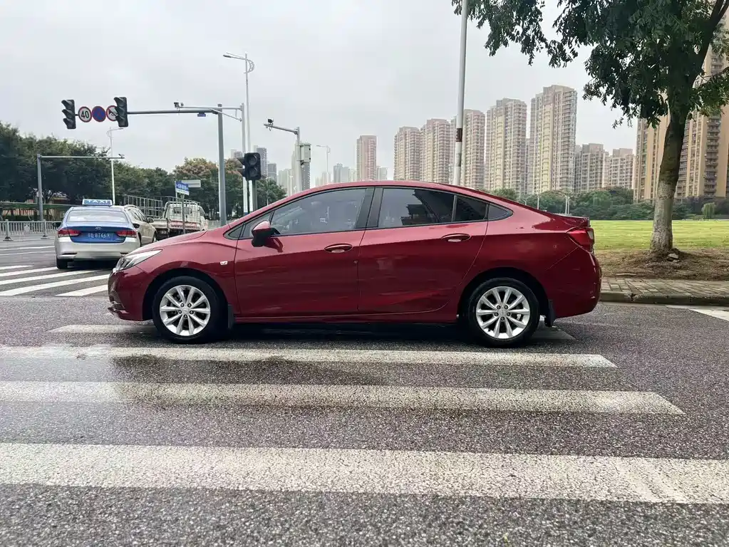 Chevrolet Cruze — миниатюра 3