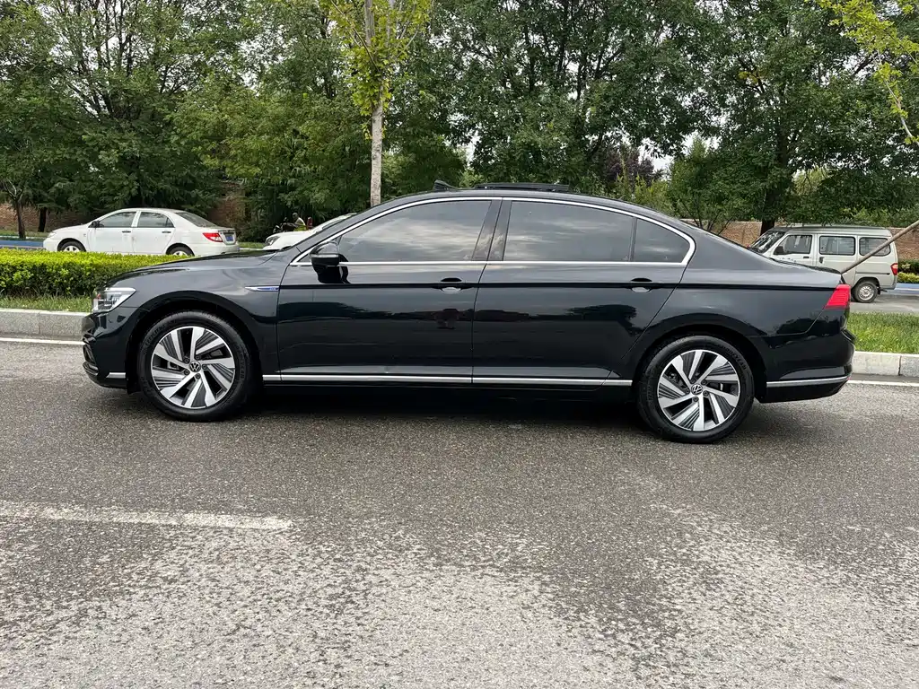 Volkswagen Magotan PHEV — миниатюра 16