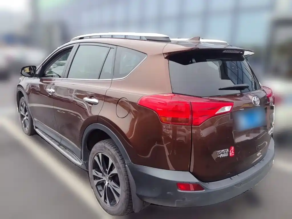 Toyota RAV4 — миниатюра 7