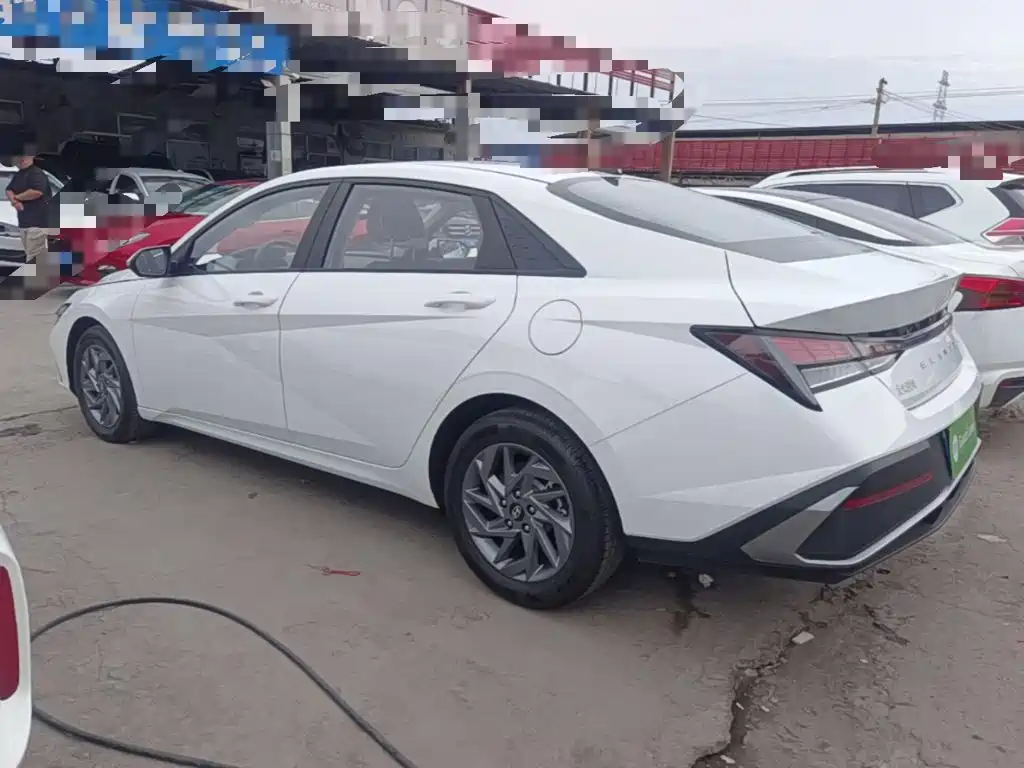 Hyundai Elantra — миниатюра 5