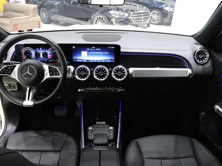Mercedes-Benz GLB — миниатюра 9