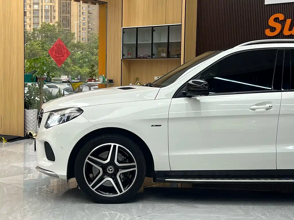 Mercedes-Benz GLE (Import) — миниатюра 13
