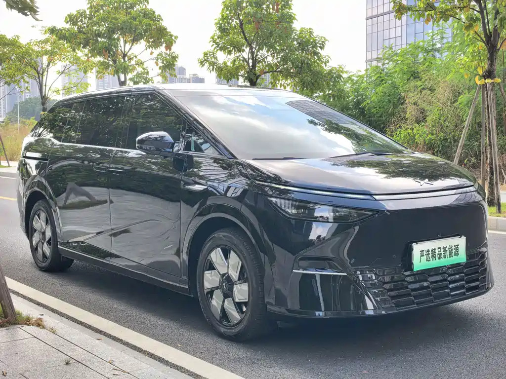 XPeng X9 — миниатюра 3
