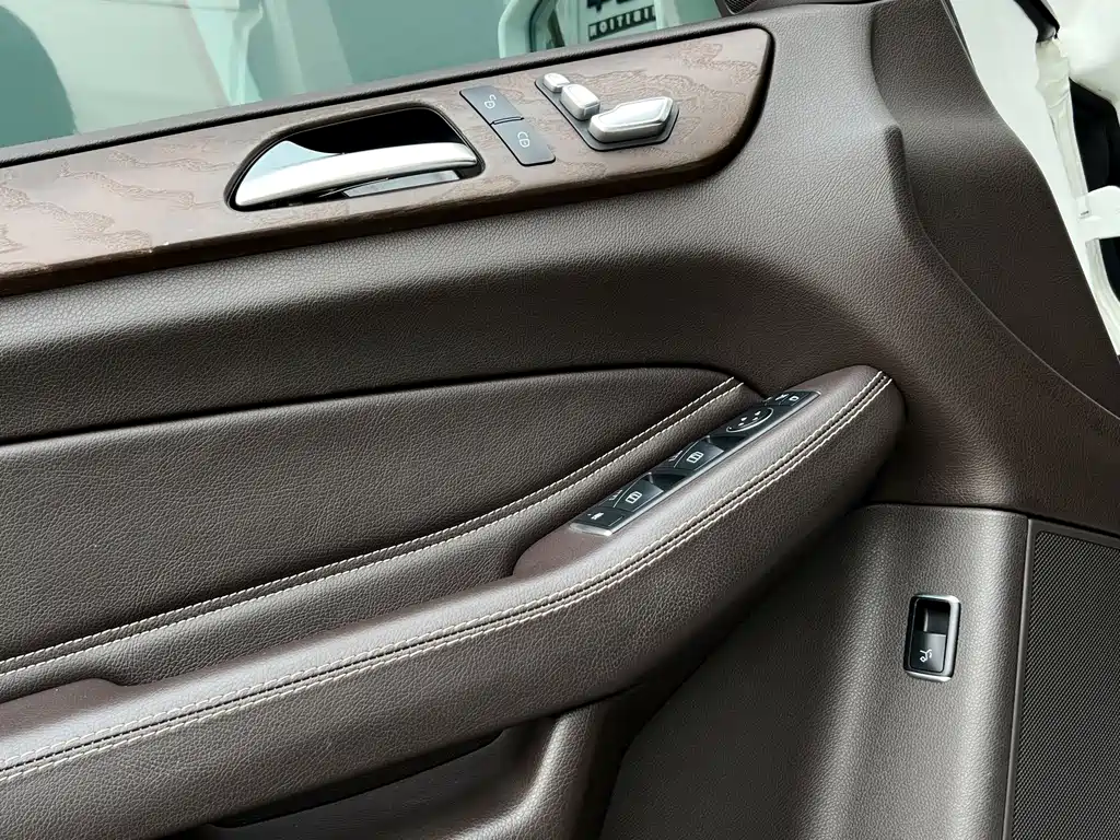 Mercedes-Benz GLE (Import) — миниатюра 15