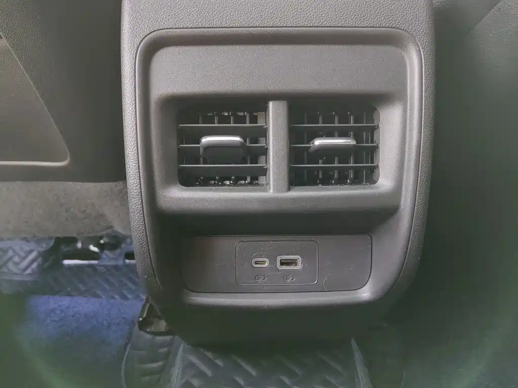 Cadillac XT4 — миниатюра 20