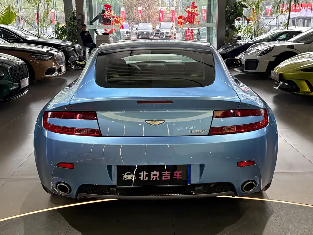 Aston Martin V8 Vantage 2011 4.7L Sportshift Coupe