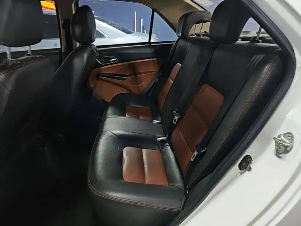 Geely King Kong — миниатюра 17