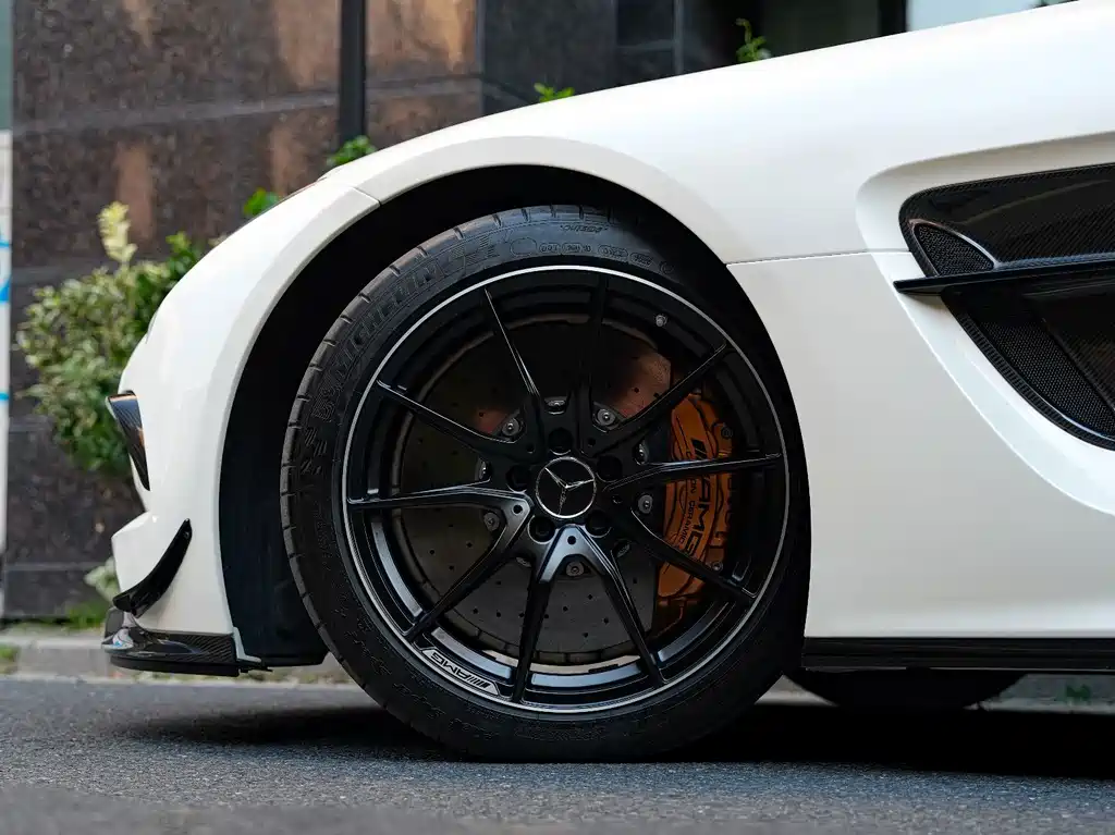 Mercedes-Benz SLS AMG — миниатюра 8
