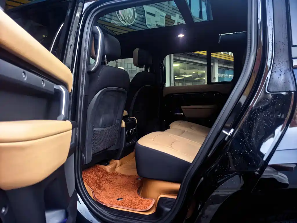 Land Rover Defender — миниатюра 9