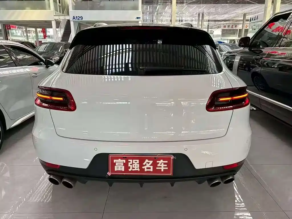 Porsche Macan — миниатюра 4
