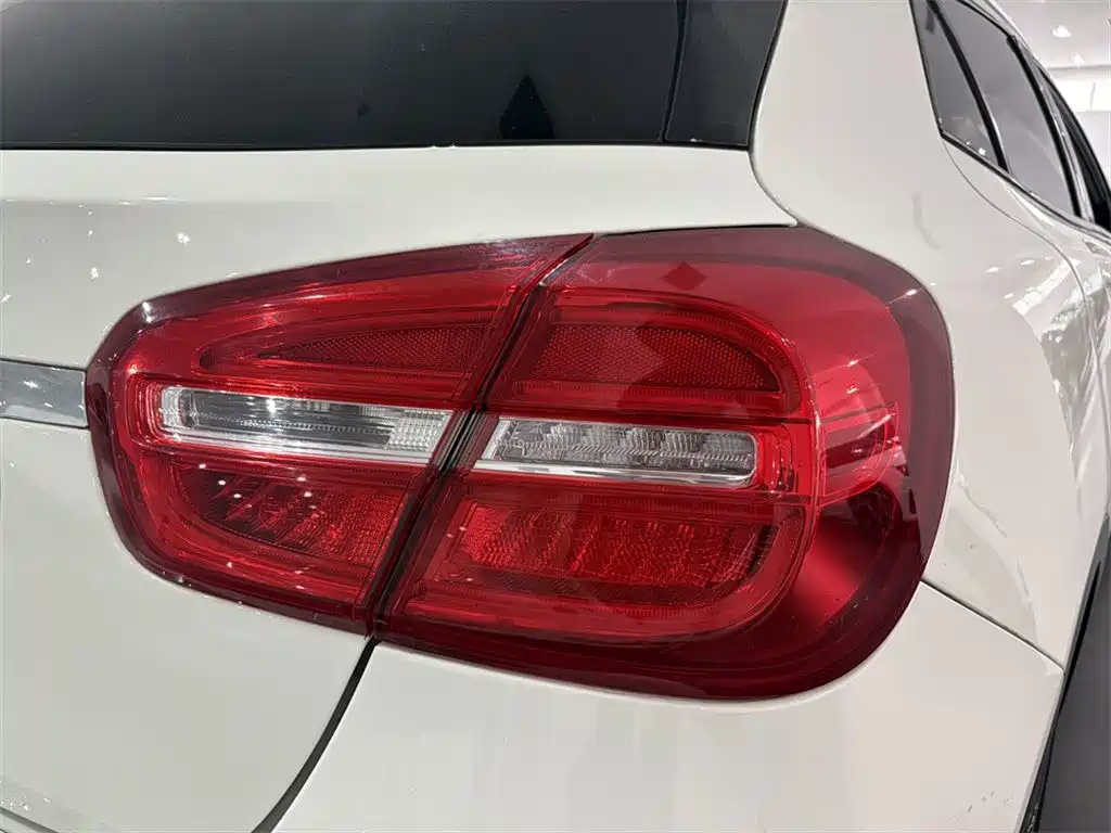 Mercedes-Benz GLA AMG — миниатюра 13
