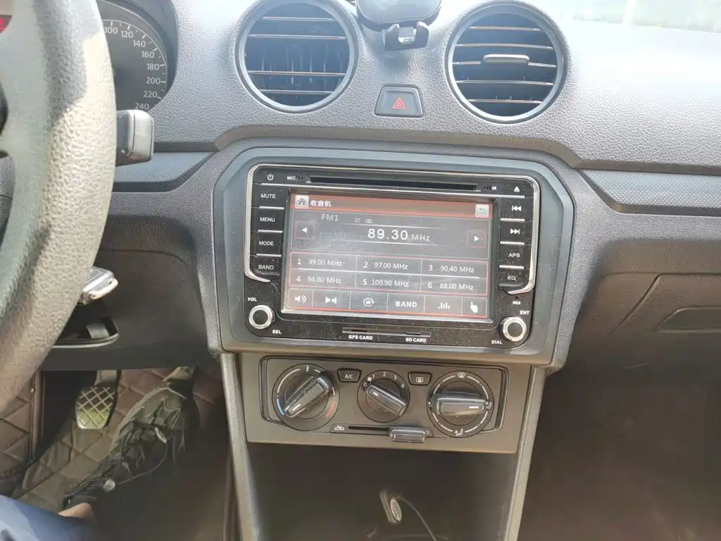 Volkswagen Jetta — миниатюра 14