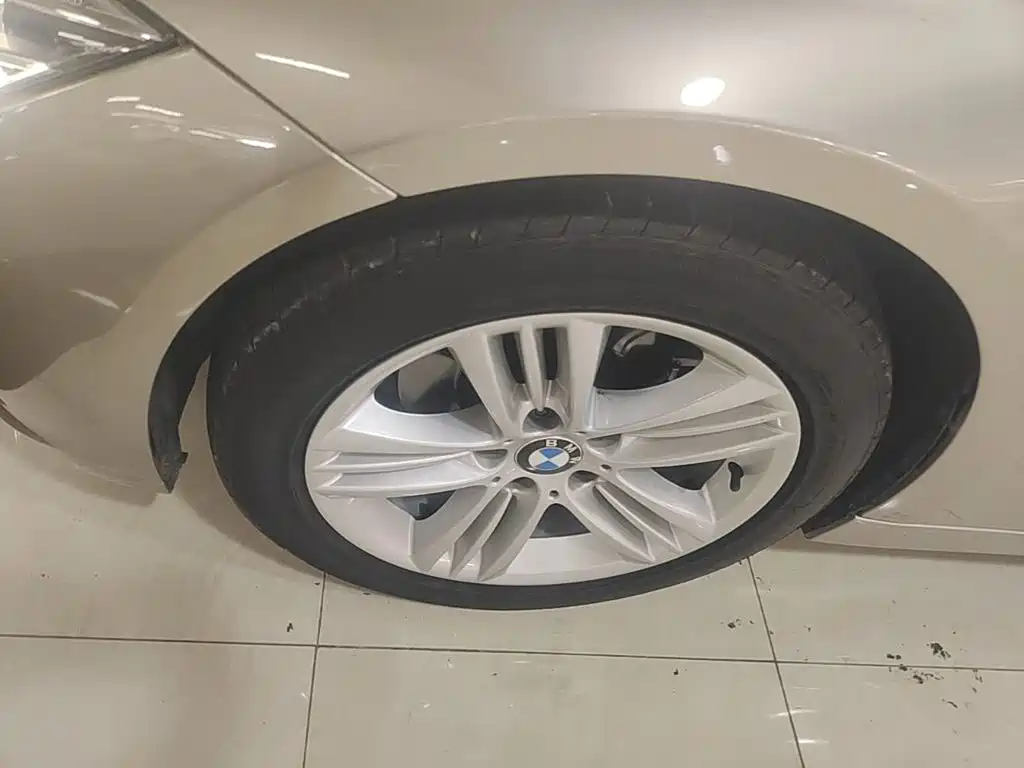 BMW 3 Series — миниатюра 25