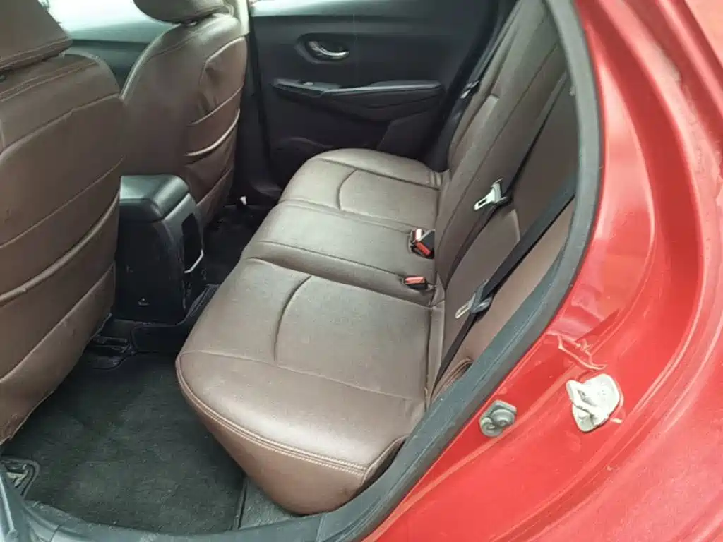 Nissan Bluebird — миниатюра 17