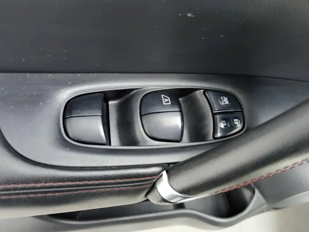 Nissan Qashqai — миниатюра 9