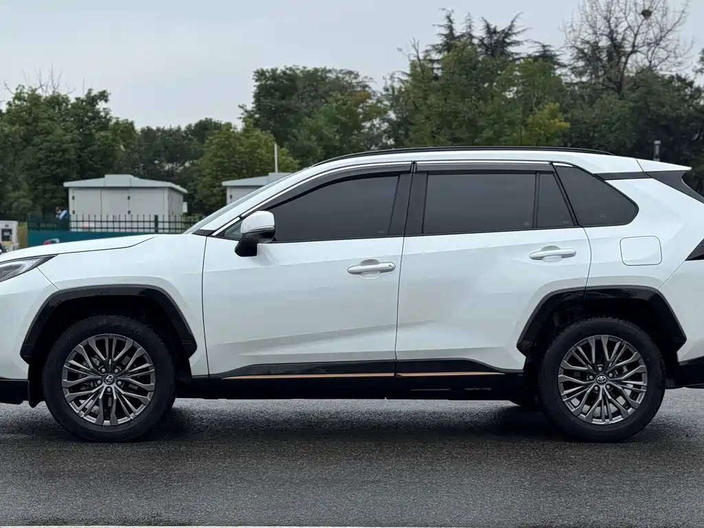 Toyota Wildlander — миниатюра 7