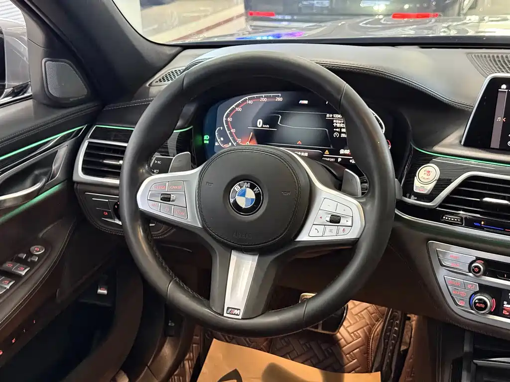 BMW 7 Series — миниатюра 5