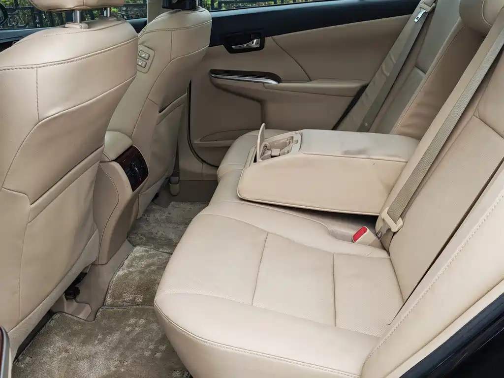 Toyota Camry — миниатюра 4