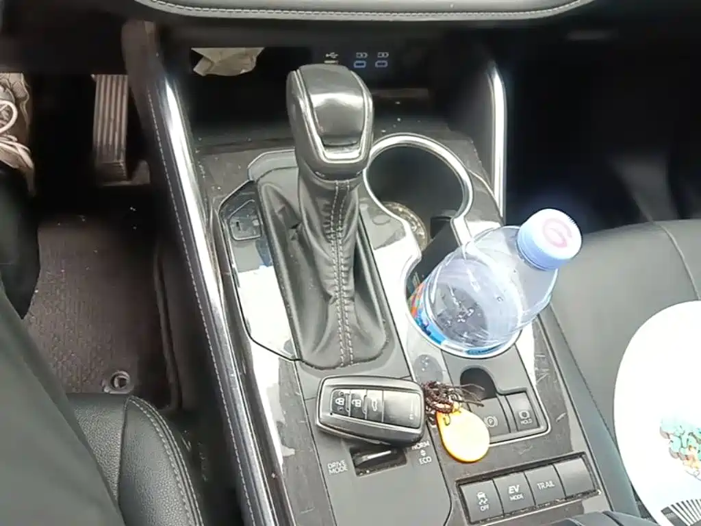Toyota Crown Kluger — миниатюра 19