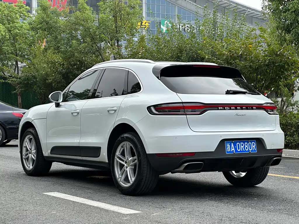 Porsche Macan — миниатюра 6