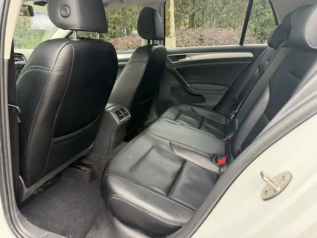 Volkswagen Golf — миниатюра 6