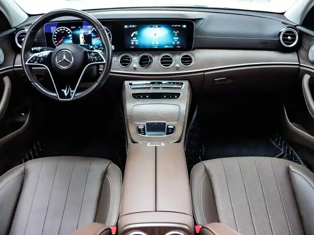 Mercedes-Benz E-Class — миниатюра 7