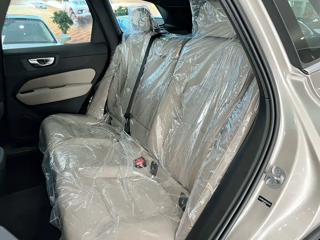 Volvo XC60 2026 B5 Luxury