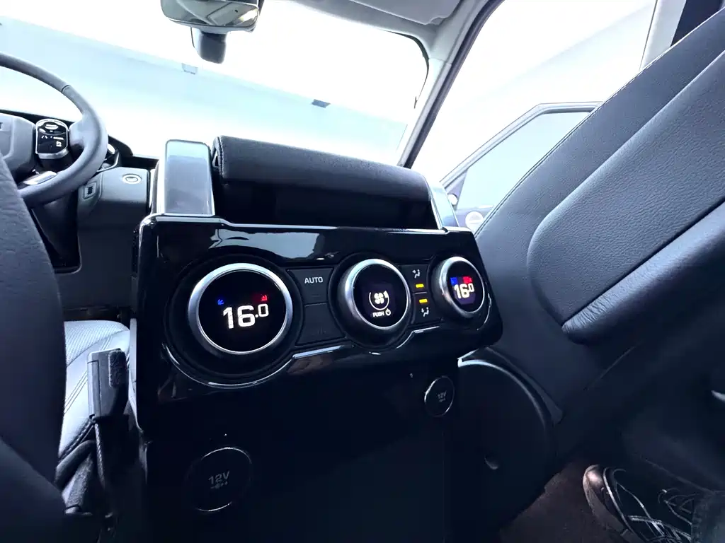 Land Rover Discovery — миниатюра 27