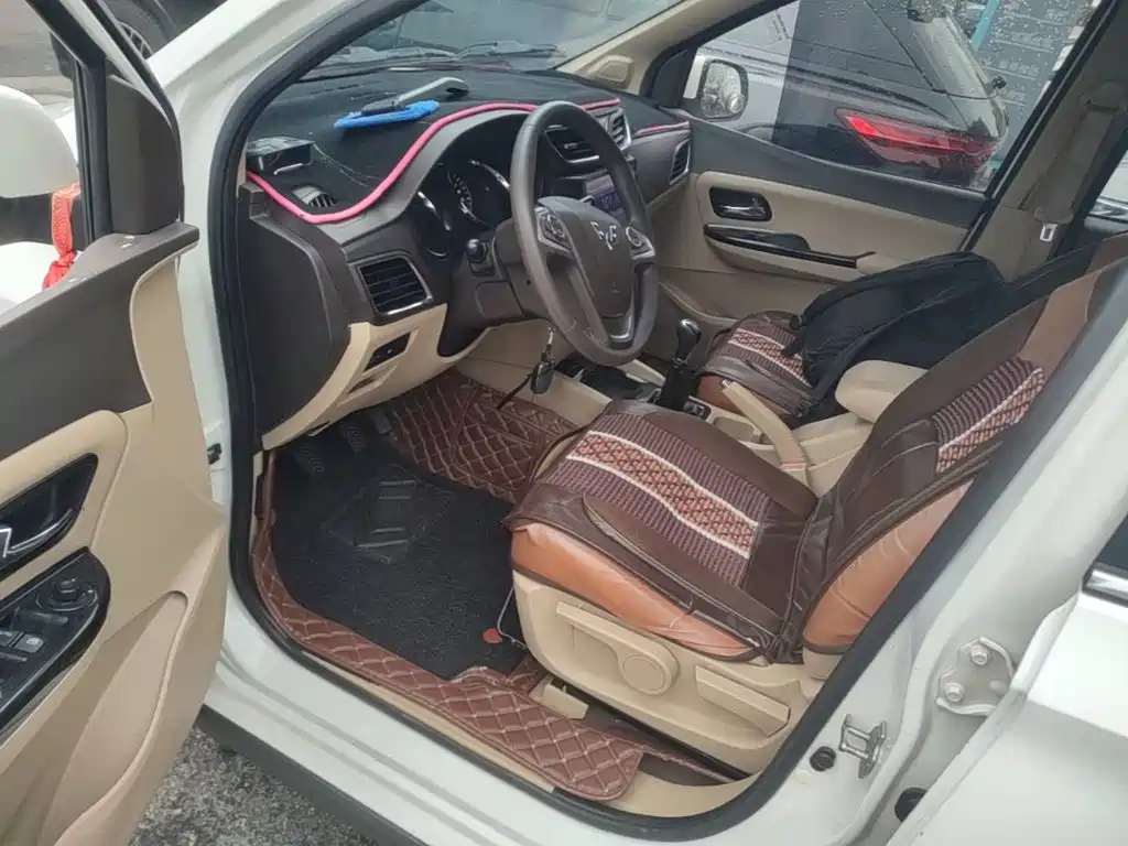 Wuling Hongguang — миниатюра 21