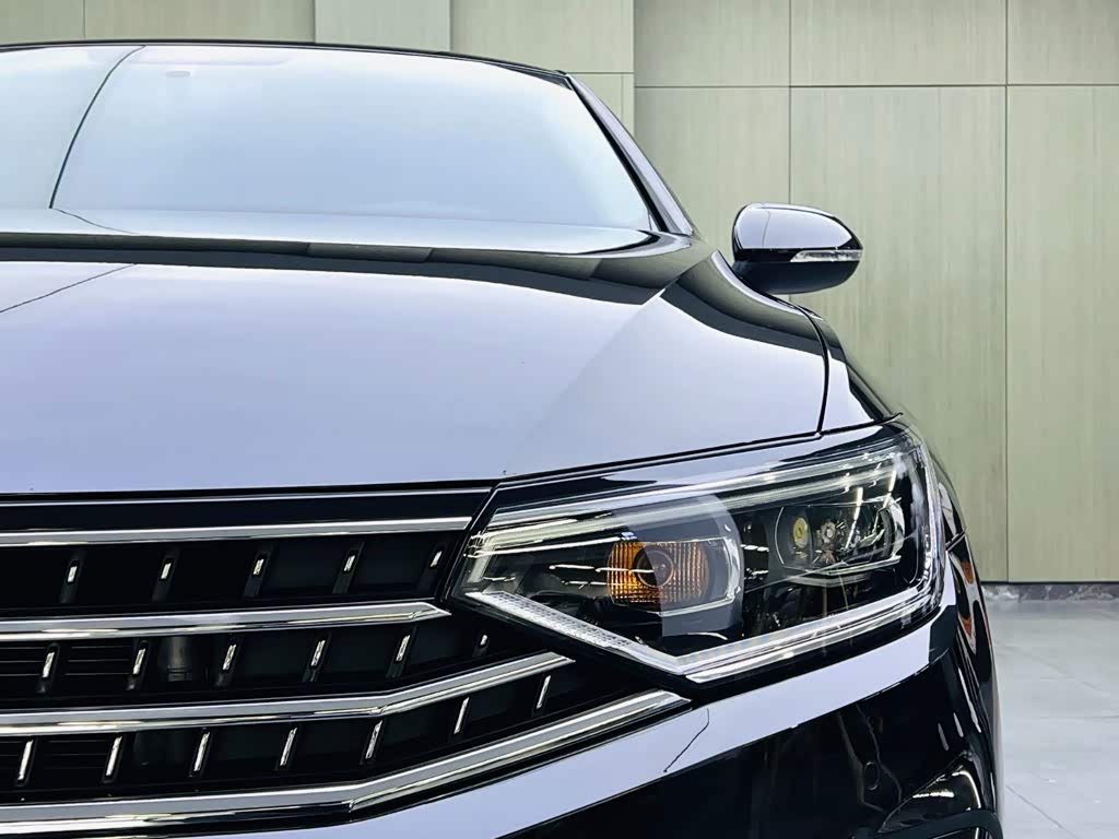 Volkswagen Magotan 1.4 л 2024 г. Чёрный, пробег 8000 км