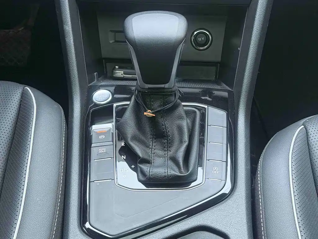 Volkswagen Tiguan L — миниатюра 15
