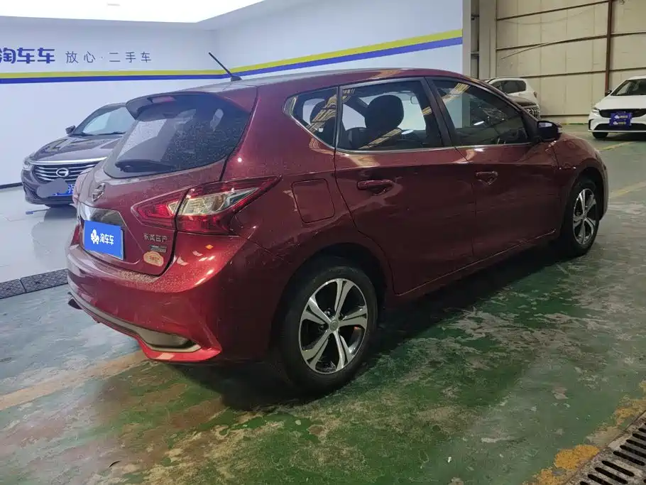 Nissan Tiida — миниатюра 3