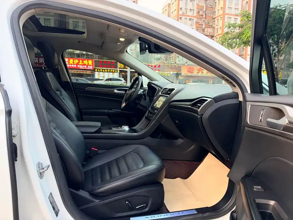 Ford Mondeo — миниатюра 8