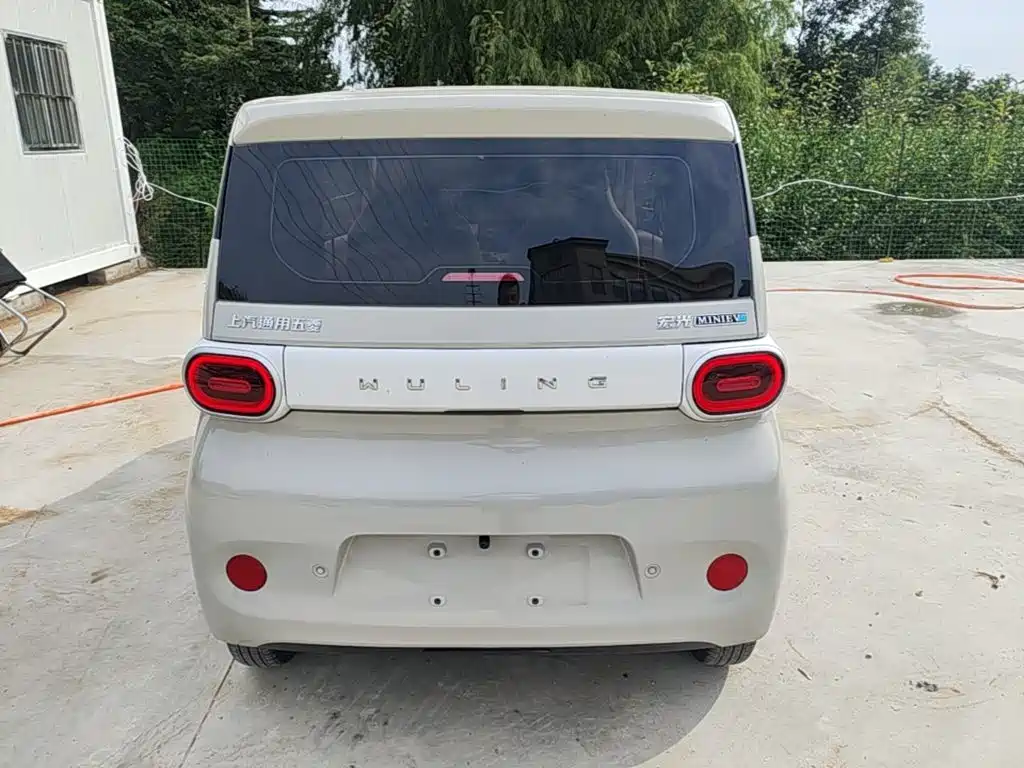 Wuling MINIEV — миниатюра 6